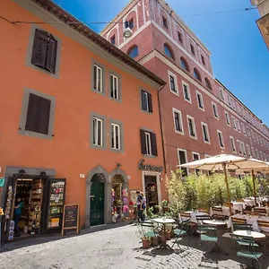 https://piccolo-trevi-suites.it-romehotels.com