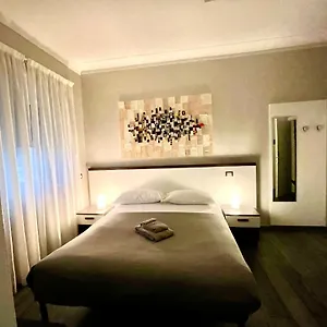 https://your-house-rome.it-romehotels.com
